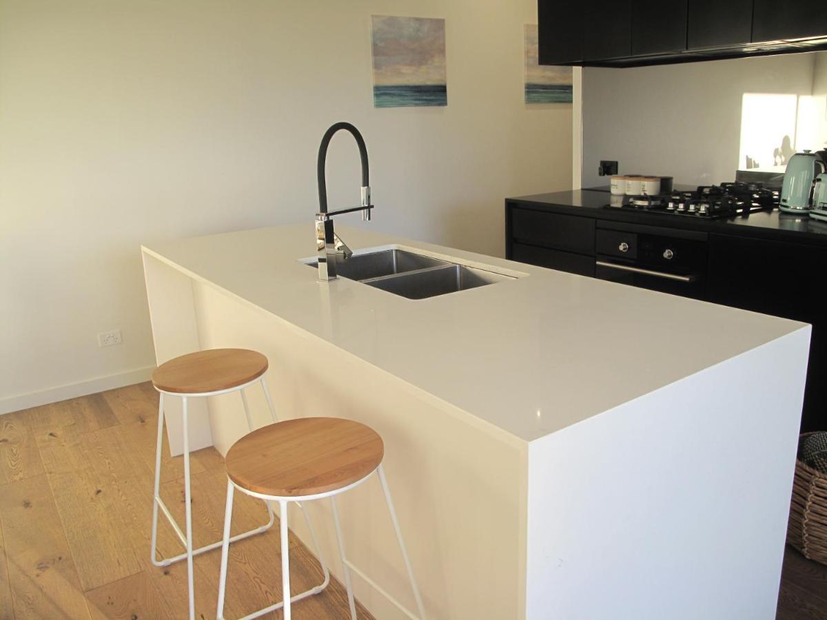 Modern 3 Bedroom Apt With Free Parking, Netflix, Wifi & Welcome Wine By Bnb Pro 멜번 외부 사진