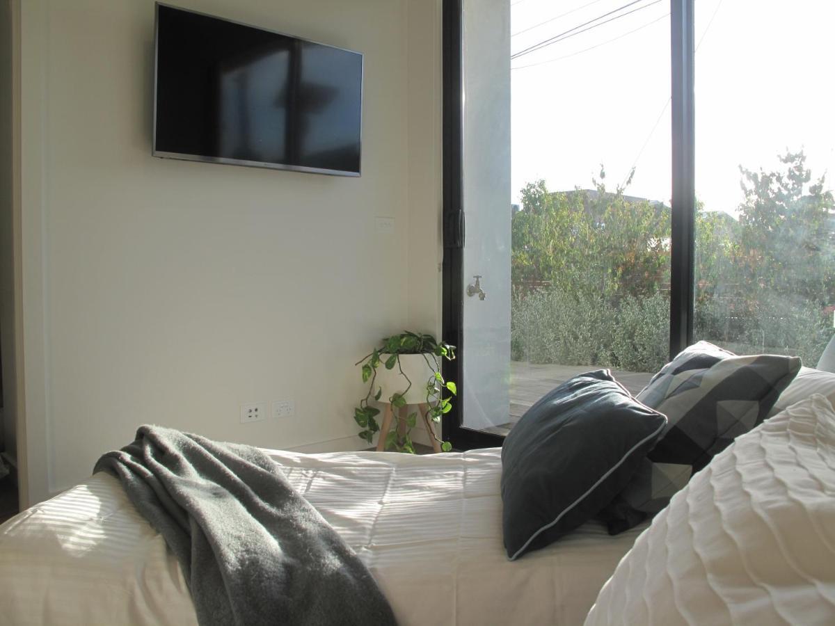 Modern 3 Bedroom Apt With Free Parking, Netflix, Wifi & Welcome Wine By Bnb Pro 멜번 외부 사진