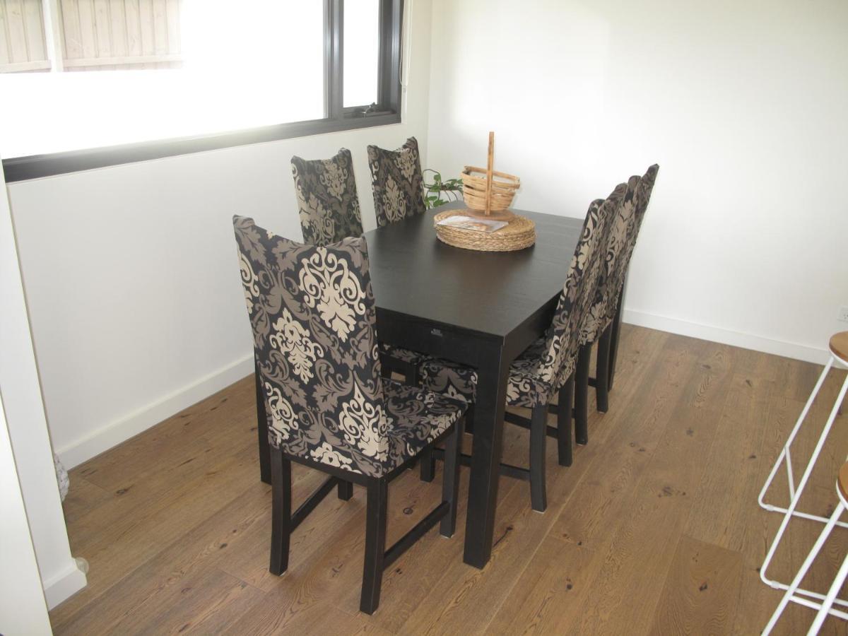 Modern 3 Bedroom Apt With Free Parking, Netflix, Wifi & Welcome Wine By Bnb Pro 멜번 외부 사진